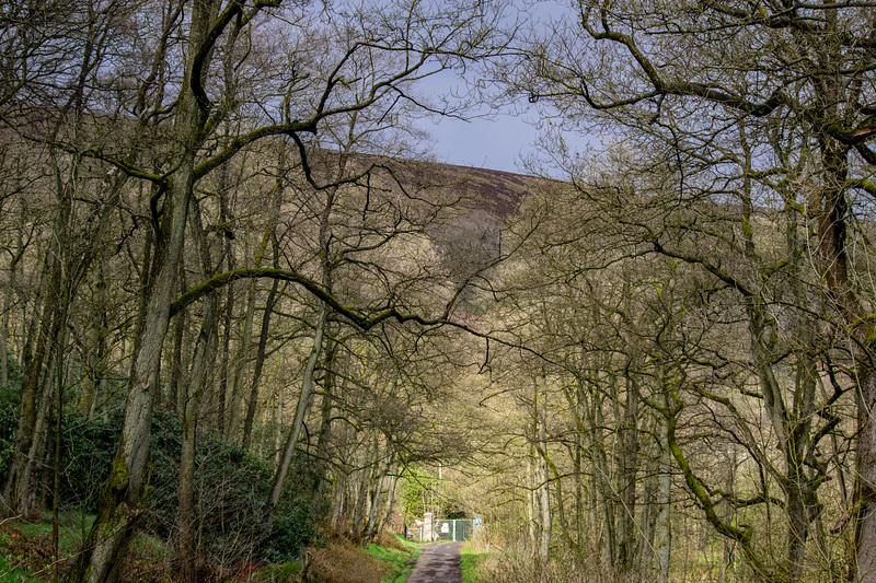 Approach to Kinder Reservoir gates