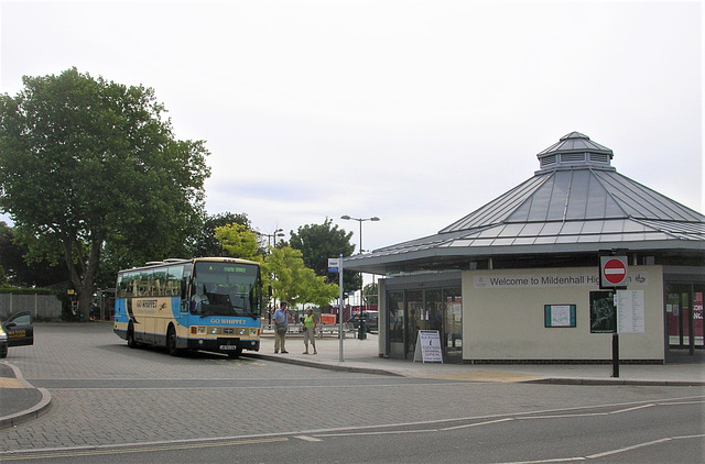 Whippet Coaches J670 LGA (J456 HDS, LSK 496) in Mildenhall - 6 July 2010 (DSCN4225)