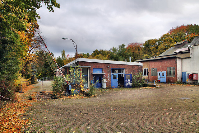 Stillgelegtes Eisenwerk Geweke, Werkszufahrt (Hagen-Haspe) / 22.10.2022
