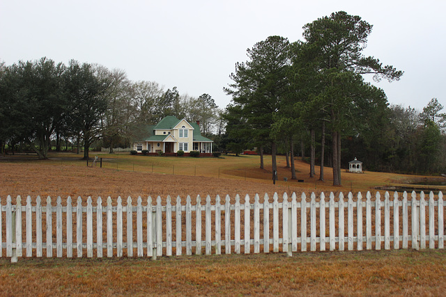 HFF EVERYONE...~~ a typical rural Georgia scene....enjoy your weekend, where ever you are ~~