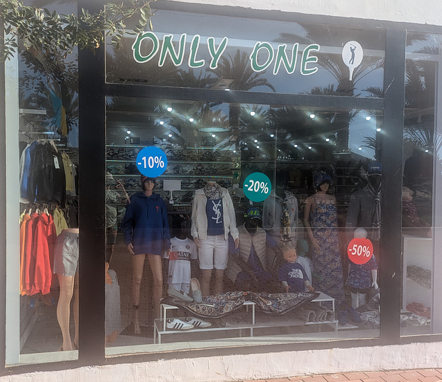 Only one shopping window for aNNa's new group