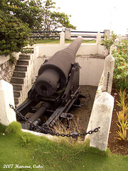 05 Another Big Gun In The Hotel Grounds