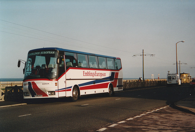 Emblings Coaches F148 NVE at Bispham – 4 Oct 1992 (182-13A)
