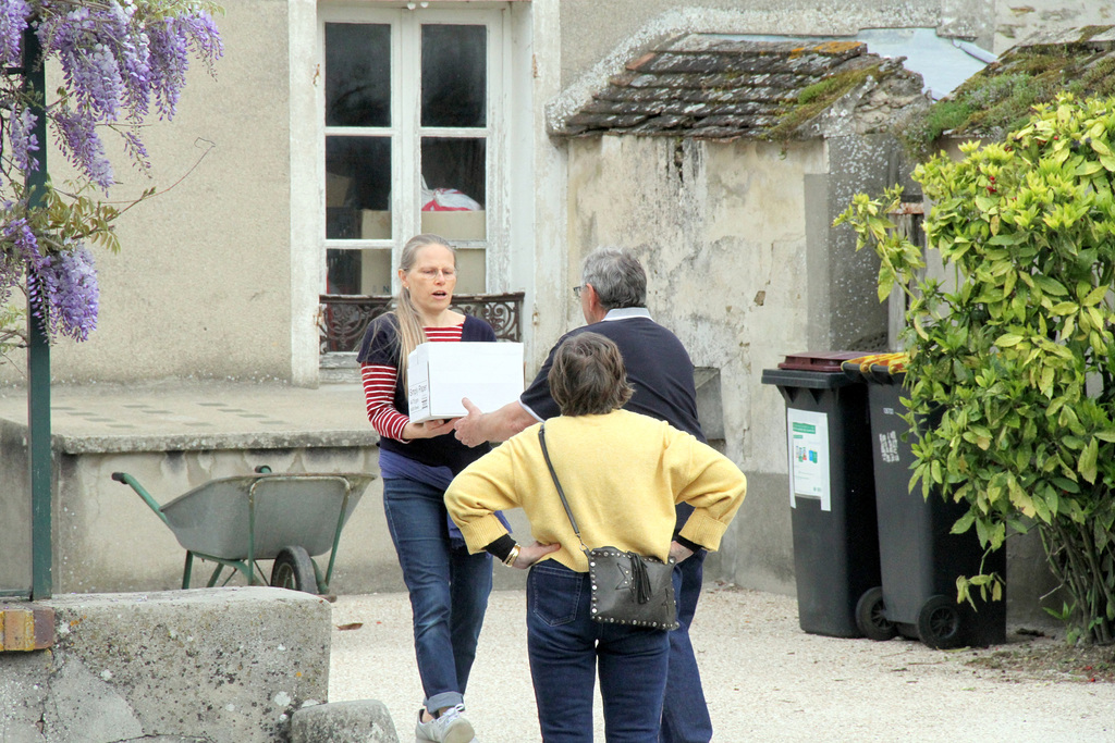 Préparation du vide-greniers 1er mai 2023