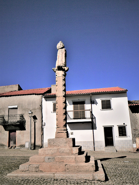 Pelourinho de Algoso