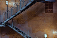 Treppe im Eingangsgebäude zum  St.-Pauli-Elbtunnel - Hamburg