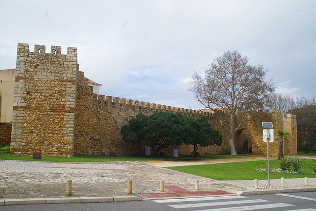 Muraille du bas  !