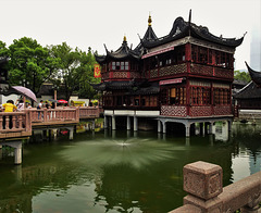 Mid-Lake Pavilion Teahouse