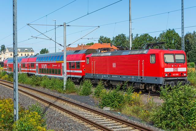 Abgestellter Zug der VVO mit 143 932