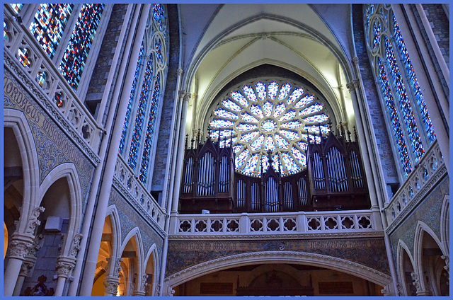 Basilique de N-D de Pontmain(Normandie)