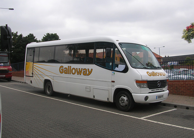 Galloway European 170 (5516 PP) (ex Y733 OGV) in Bury St Edmunds - 27 Aug 2008 (DSCN2389)