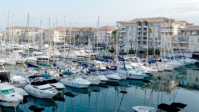 FREJUS: Port Fréjus 06