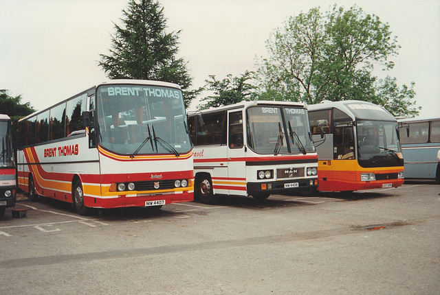 Brent Thomas NIW 4407 and NIW 4408 with Swanbrook E207 EPB at Bourton-on-the-Water – 3 Jun 1993 (194-14A)