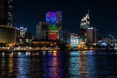 nachts auf dem Sông Sài Gòn ... Hồ Chí Minh by night - P.i.P. (© Buelipix)