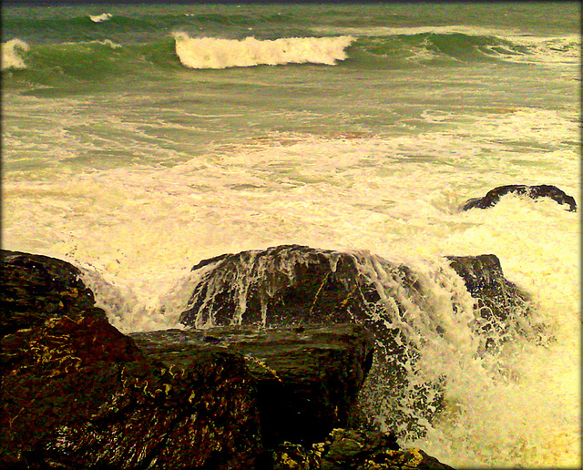 Greenbank Cove, North Cliffs, Cornwall, high tide