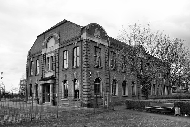 Zeche Osterfeld 1/2/3, erhaltenes Steigerhaus (OLGA-Park, Oberhausen-Osterfeld) / 29.03.2020