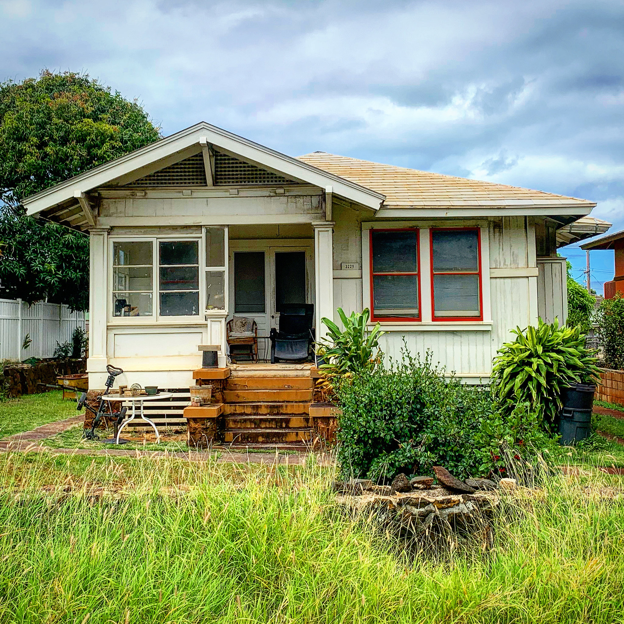detail - walking in Kaimuki