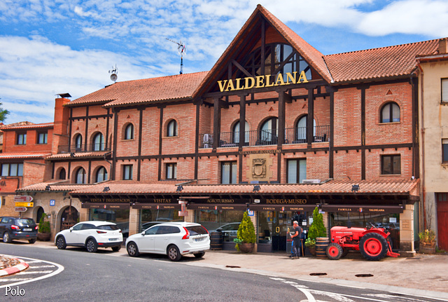 Familia Valdelana. Bodega, Museo, Agroturismo, en Elciego+(2PiP)