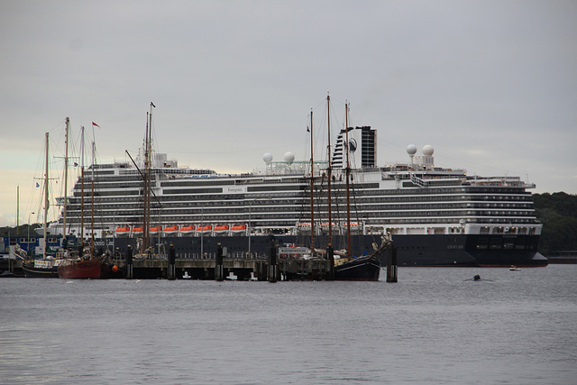 Koningsdam auslaufend Kiel