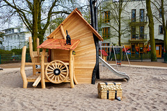 spielplatz-huette-00508-co-12-04-16