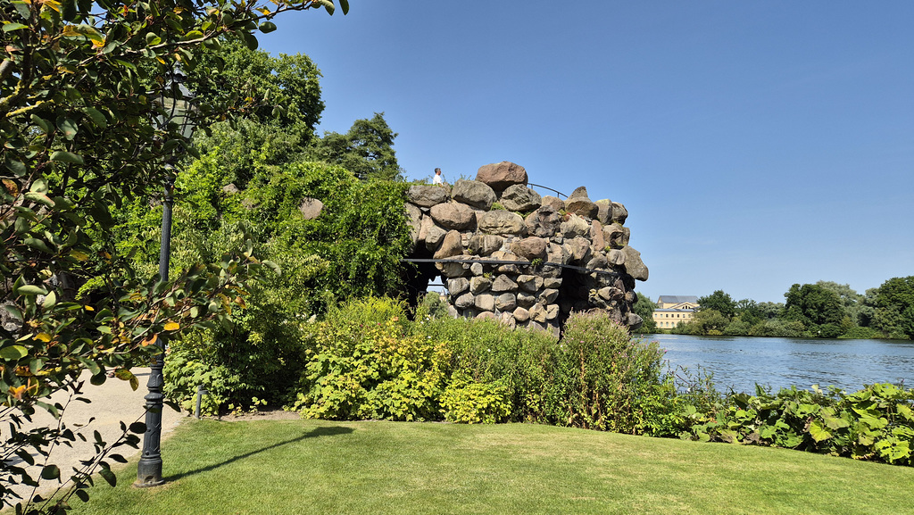 Schloss Schwerin  Felsengrotte