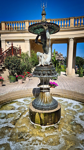 Schloss Schwerin Muschelbrunnen