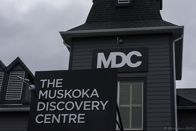 Gravenhurst - Muskoka Discovery Centre ... P.i.P. (© Buelipix)