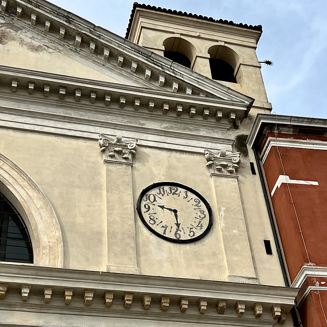 Venice 2022 – Painted clock