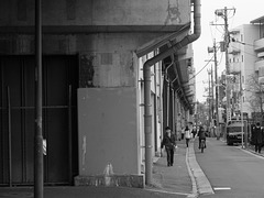 Road by the elevated railroad