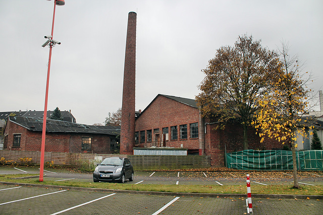 Alte Fabrik am Bahnhof Stadtwald (Mettmann) / 1.11.2016