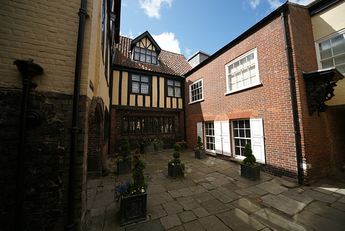 Strangers' Hall