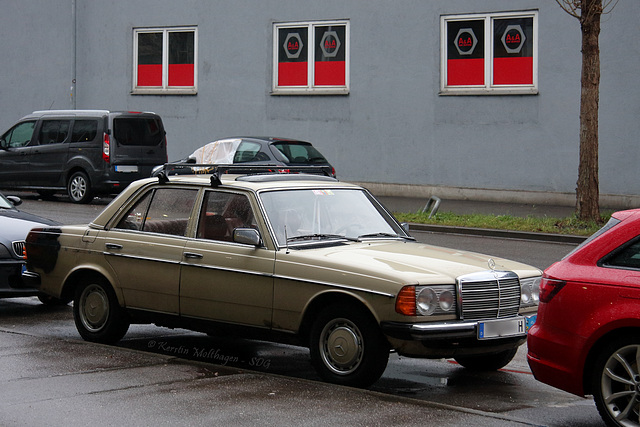 Alter Mercedes 240 D