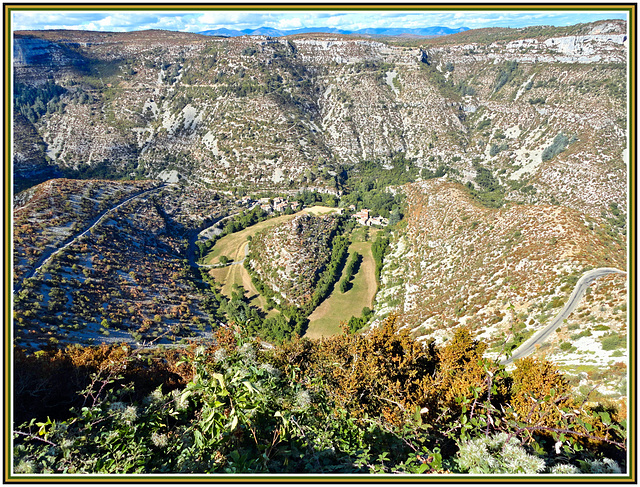 Dans les Cévennes, Circus of Navacelle