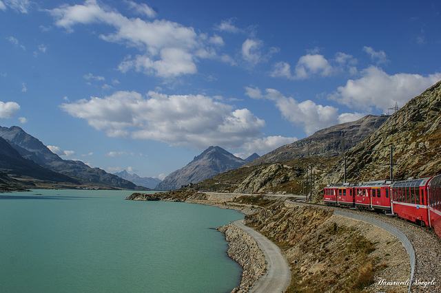 Glaseexpress auf dem Bernina Pass