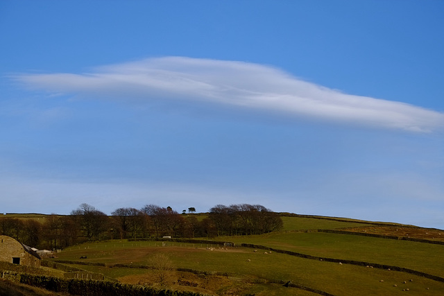 White cap cloud over Moorfield