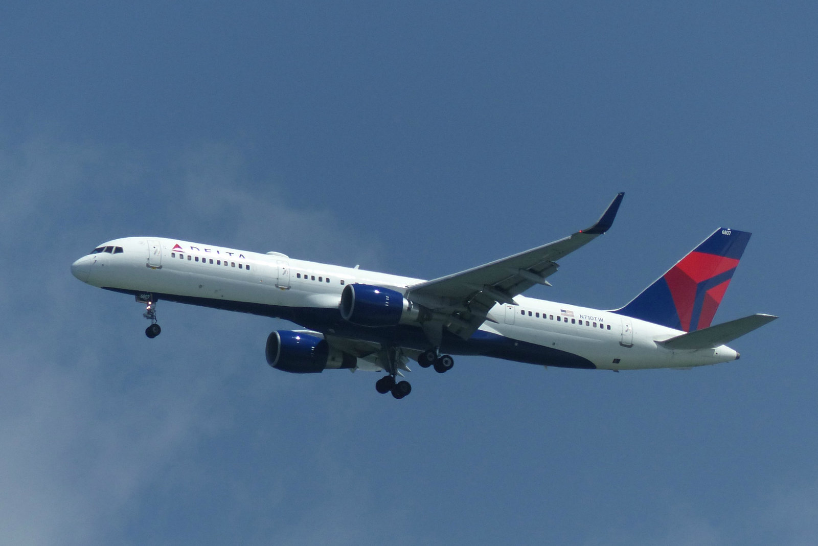 N710TW approaching SFO - 14 April 2016