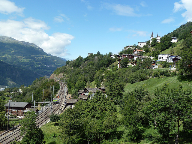 Die alte BLS Lötschbergstrecke auf der Südseite bei Ausserberg ( CH )