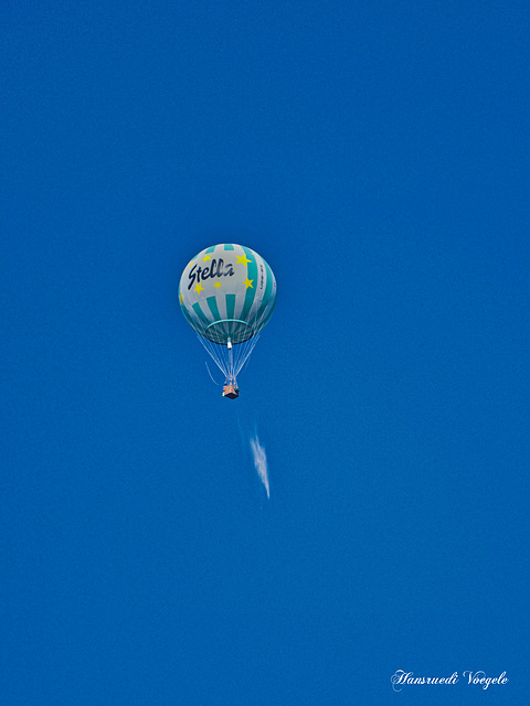 Fesselballon wirft Palast ab