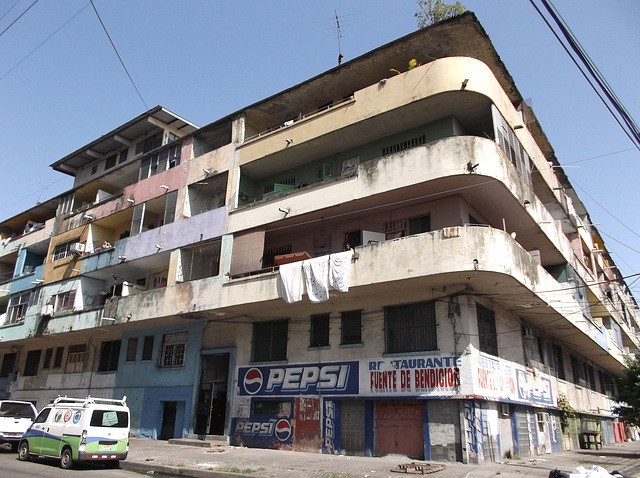 Pepsi béni / Fuente de bendicion