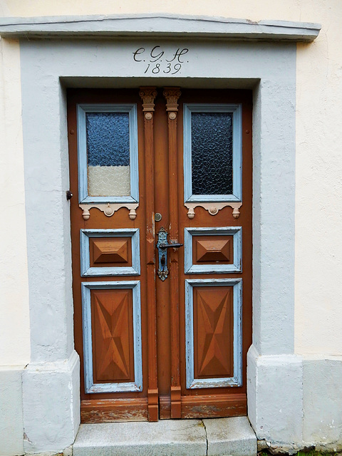 Tür im Erzgebirgsort Großolbersdorf