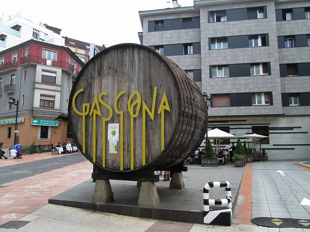 Barrel of Gascona sider. Barrel of Gascona sider.