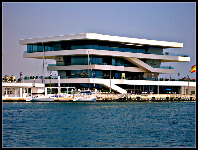 Valencia: edificio "Veles e vents", 1.