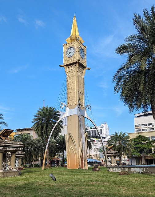 L'heure Seiko à saveur malaisienne / Malaysian clock tower