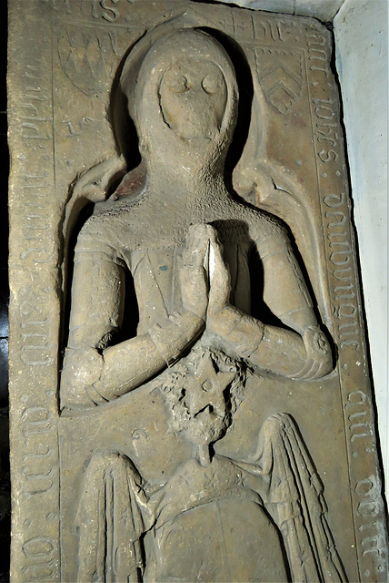 brize norton church, oxon c14 tomb with heraldry atop the sunken effigy of a knight, john daubyngy +1346(4)