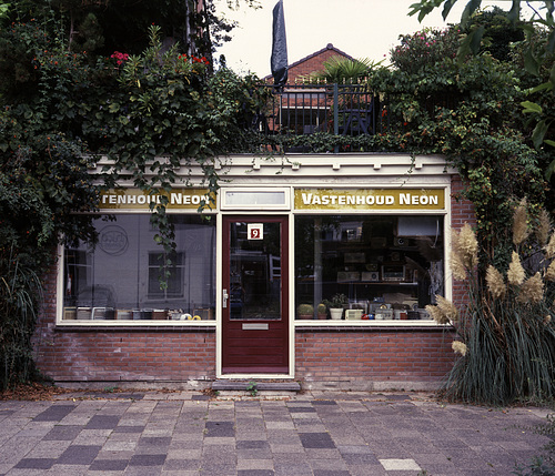 Electronics Shop