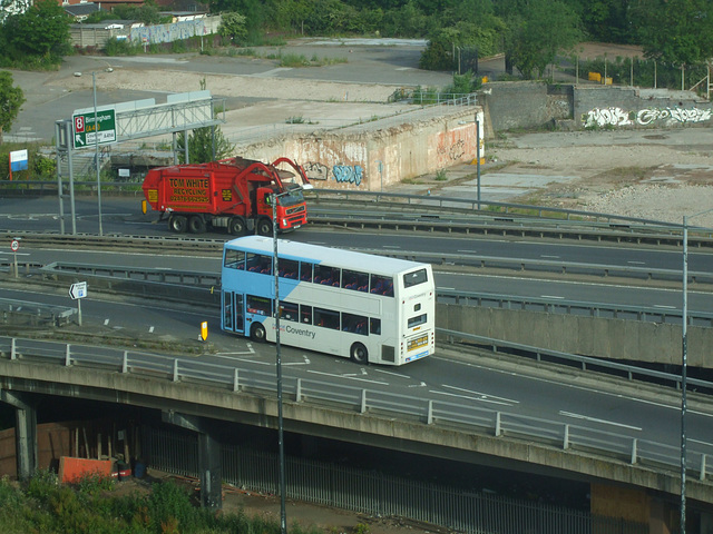 DSCF0403 National Express Coventry bus from on high