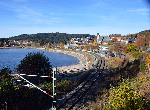 Linie Seebrugg nach Freiburg vor der Station Schluchsee ( D )