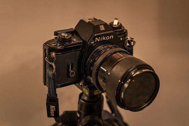 Nikon EM