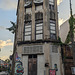 Old building's eyes / Les yeux d'un bâtiment ancien