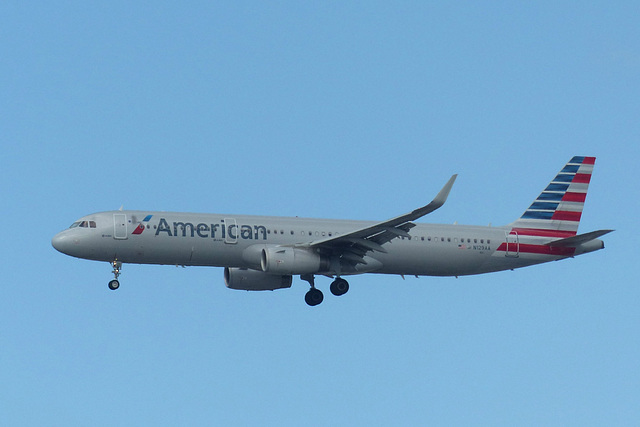 N129AA approaching LAX - 28 October 2016